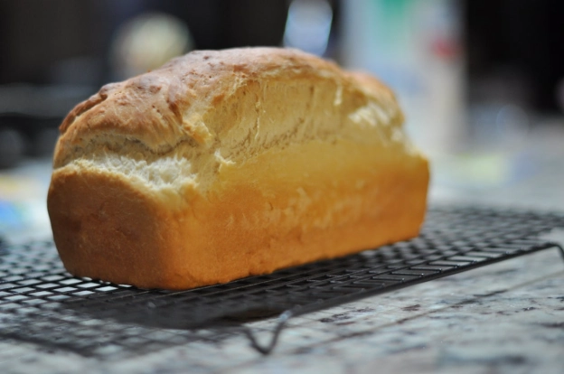 Sourdough sandwich bread