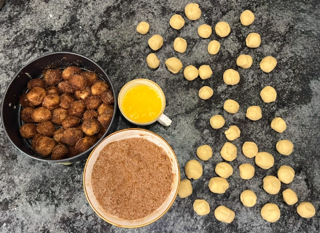 Sourdough monkey bread