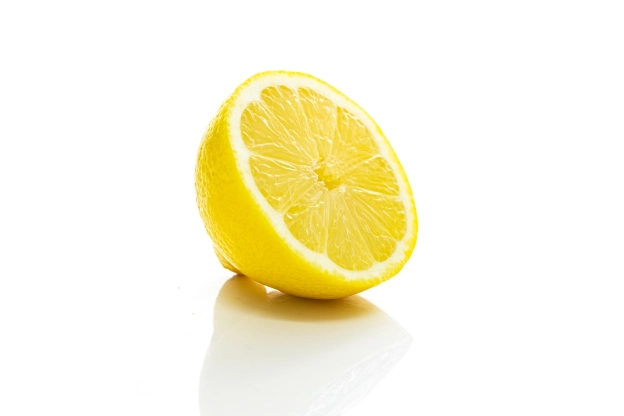 use juice from lemon for rust stains