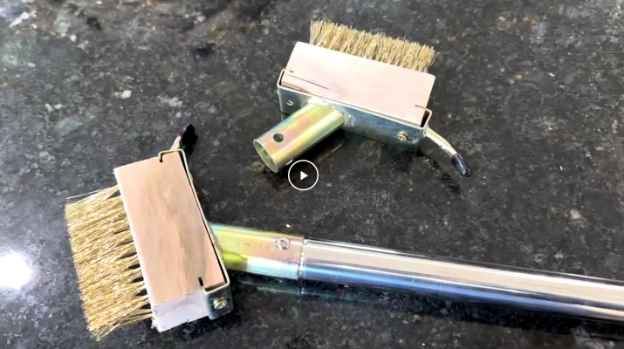 moss remover tool