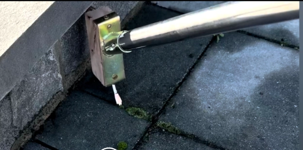 crack weeder tool