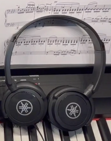 Yamaha HPH-50B Headphones