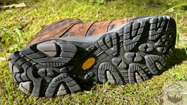 View of lug pattern on vibram megagrip outsole