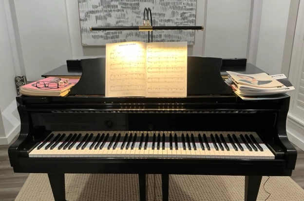 Grand Piano Lamp