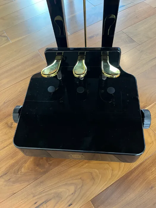 Adjustable foot pedal for piano