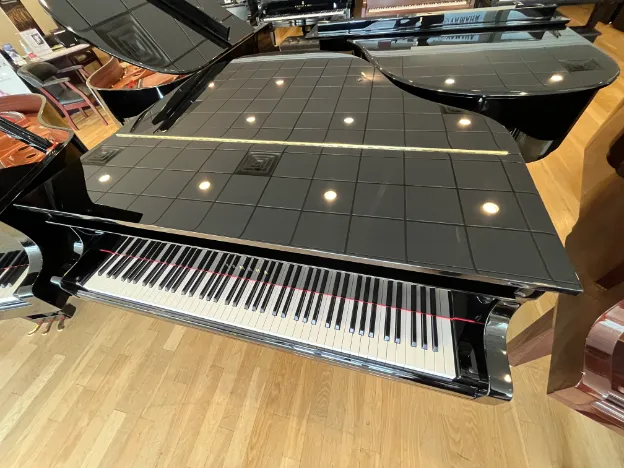 Yamaha GC1 Grand Piano