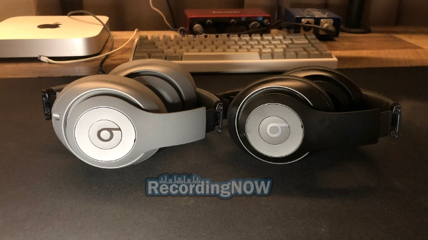 Beats Studio 3 and Studio Pro folded and collapsed