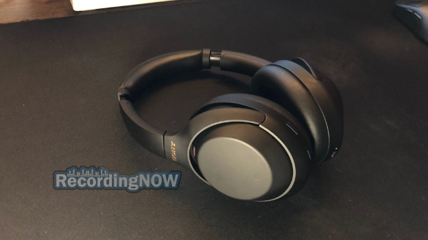 Sony WH-1000XM4 in black