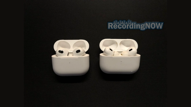 AirPods Pro 2nd gen vs AirPods 3rd gen in case