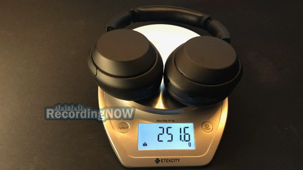 Sony WH-1000XM4 headphones weighing 251.6 grams on scale