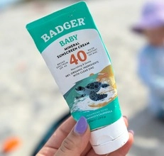 Mineral sunscreens are healthy infant beach essentials for the summer.